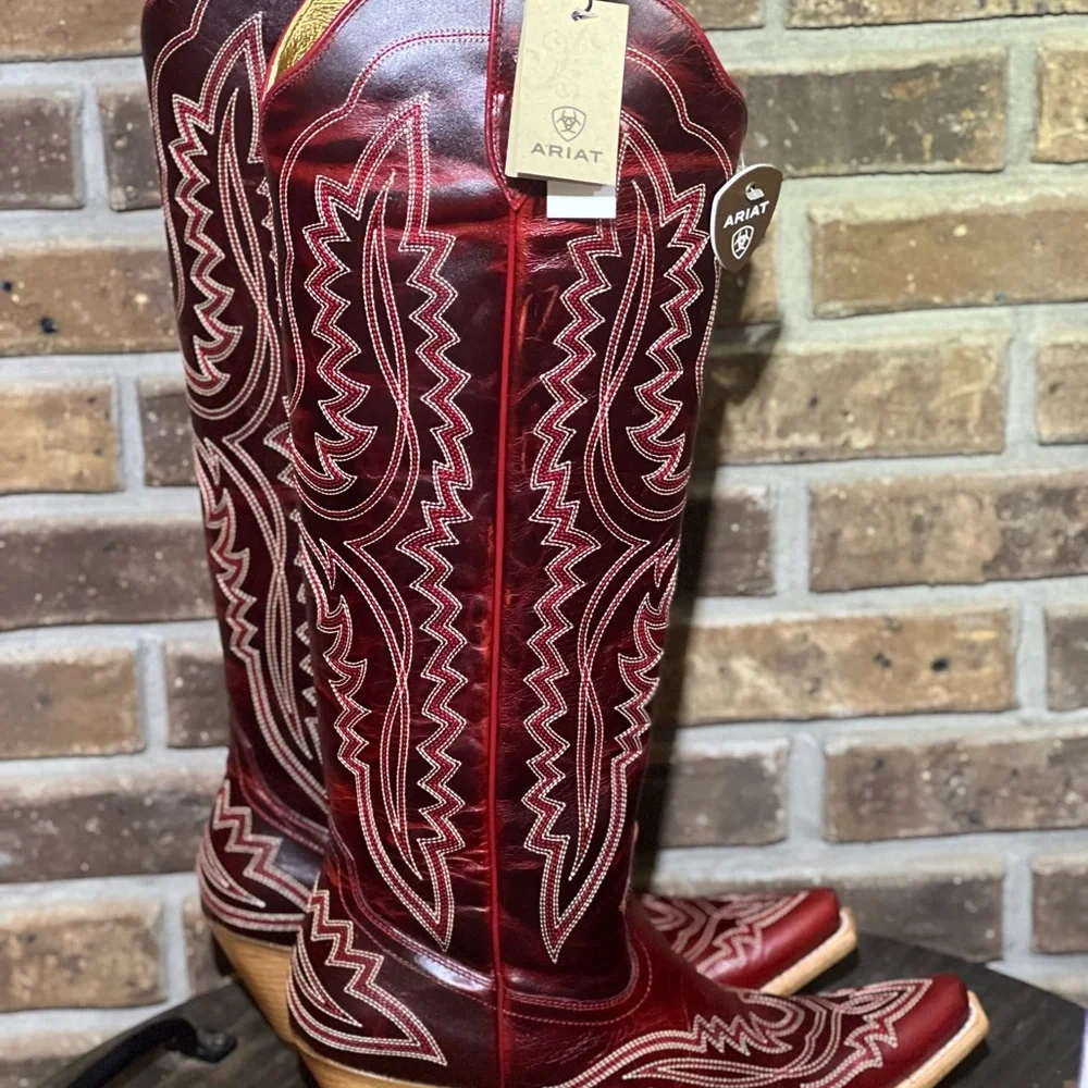 Ariat Women's Casanova Red Heeled Boots - Picture 2 of 5